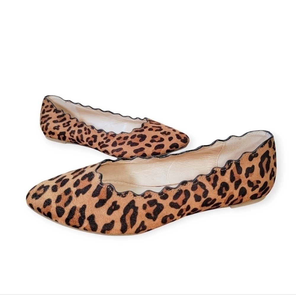 XAppeal Amanda Wavy top Leopard Print Pointed Toe Flats Size 6